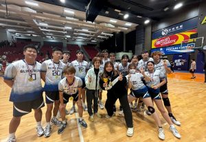 浸大持續教育學院運動教練班閃避球代表隊於「十人閃避球比賽」項目擊敗多支大專院校隊伍贏得冠軍殊榮。