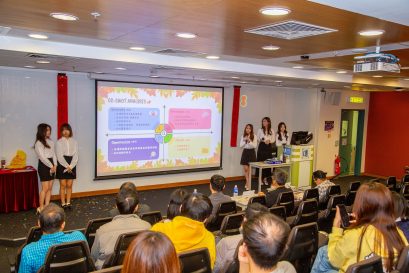 参赛同学有来自传理学部的同学，也有商学部的同学，大家各出奇谋。