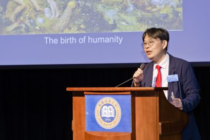 朴範鎭教授以「森林療癒新潮流：促進身心健康新思維」為題，講解森林環境對人類健康的生理和心理益處。