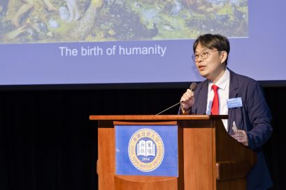 朴范鎭教授以「森林疗愈新潮流：促进身心健康新思维」为题，讲解森林环境对人类健康的生理和心理益处。