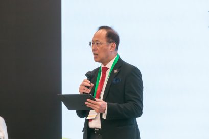 浸大校長衞炳江教授致歡迎辭，強調大學致力透過跨學科合作推動氣候行動。